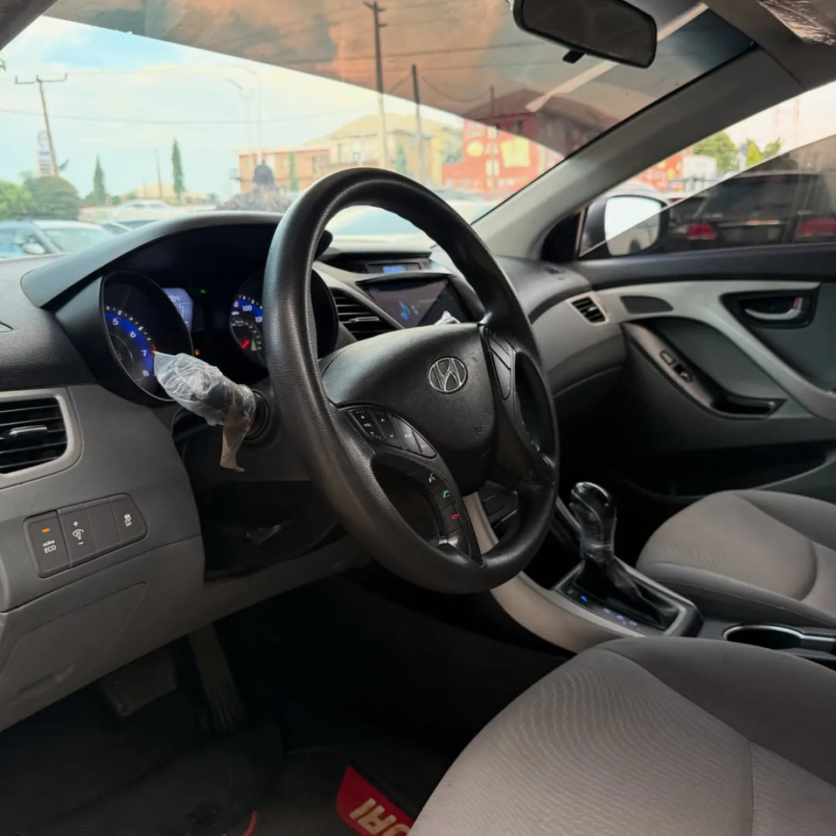 Hyundai Elantra - Image 7