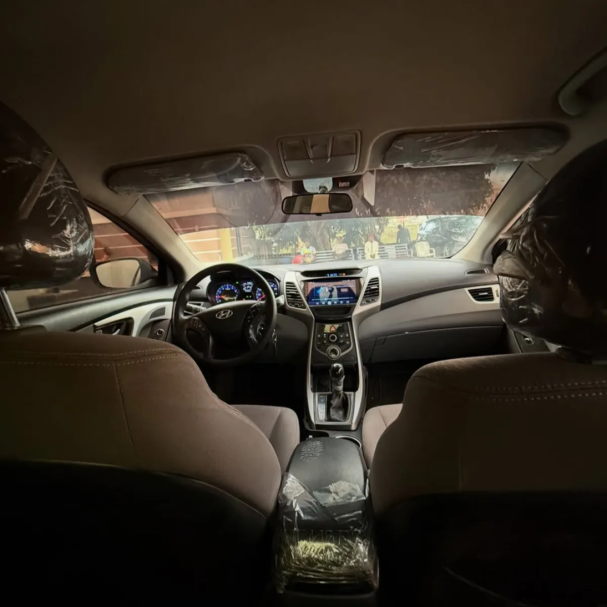 Hyundai Elantra - Image 8