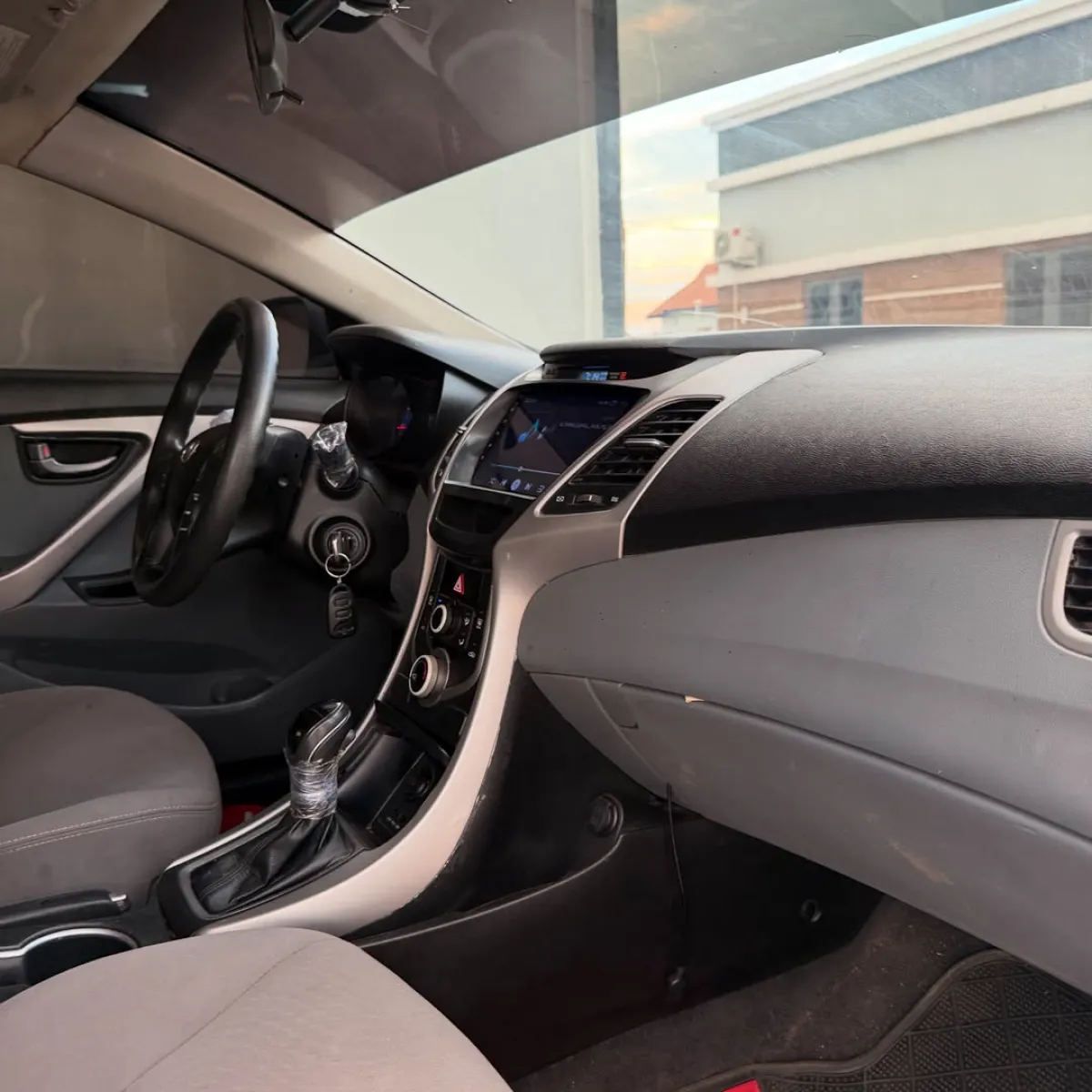 Hyundai Elantra - Image 9