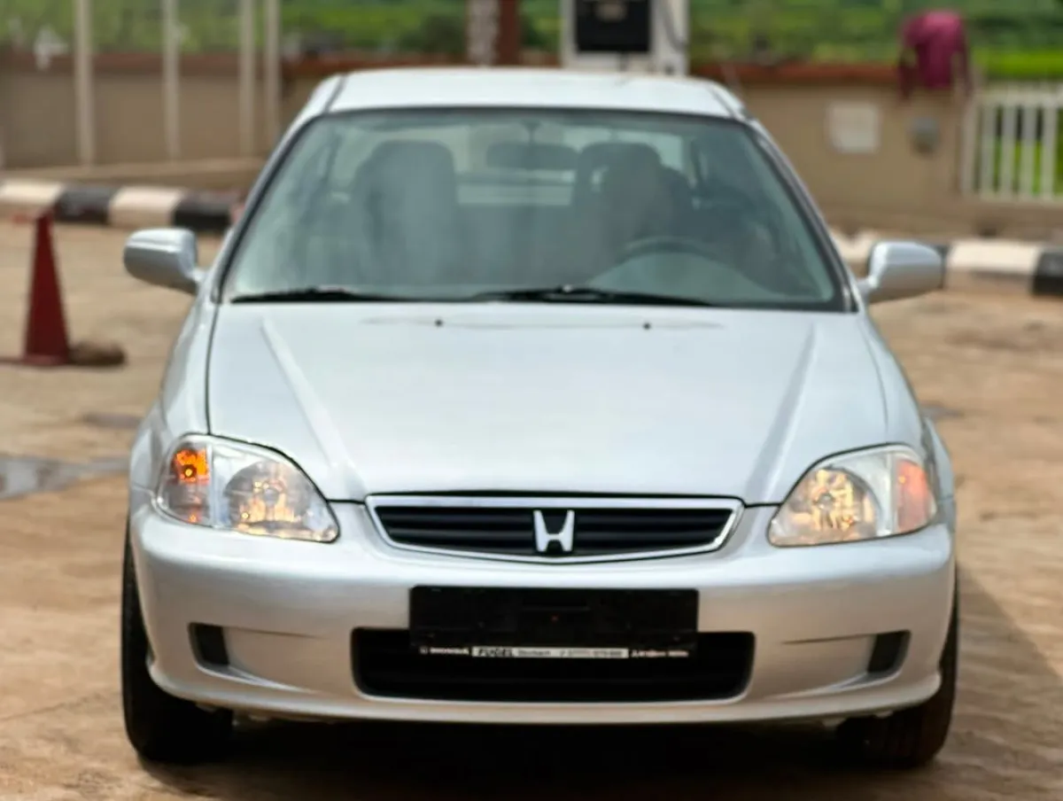 Honda civic - Image 2