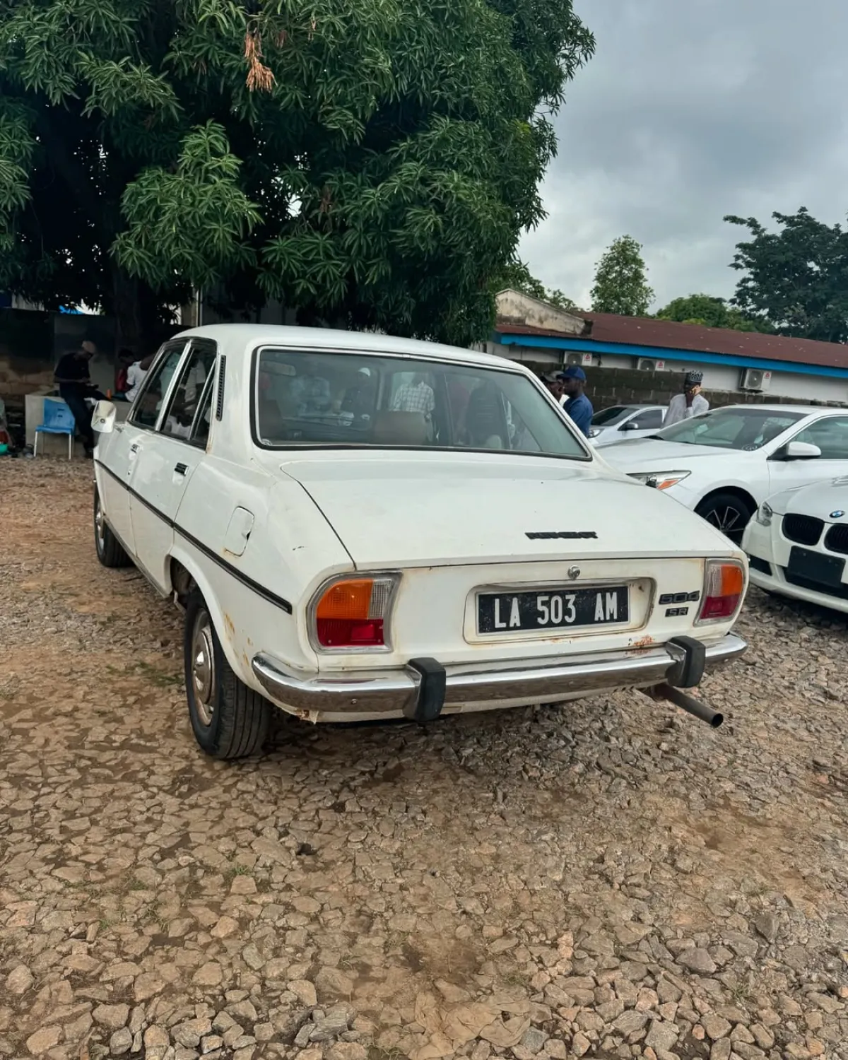 Peugeot 504 - Image 9