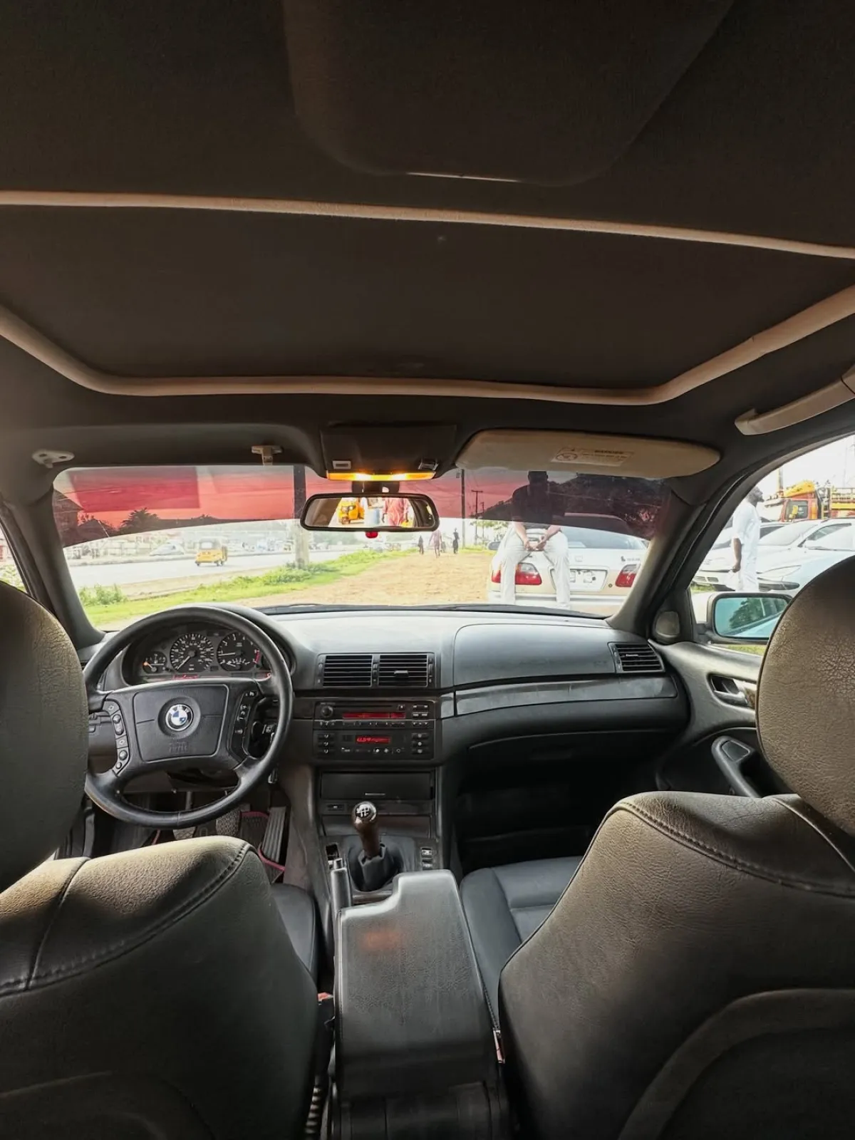BMW 323i - Image 5