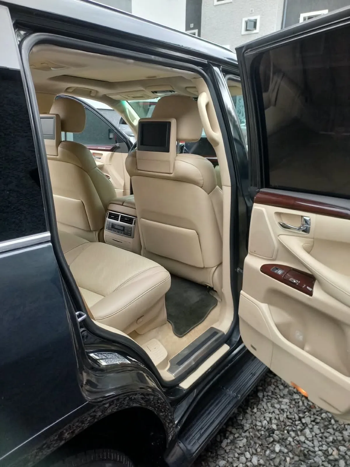 Fully Modified 2024 Lexus LX600 Platinum High Specification - Image 6