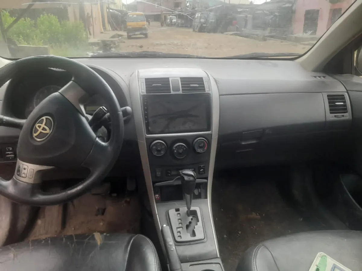 Toyota Corolla 2011 - Image 3