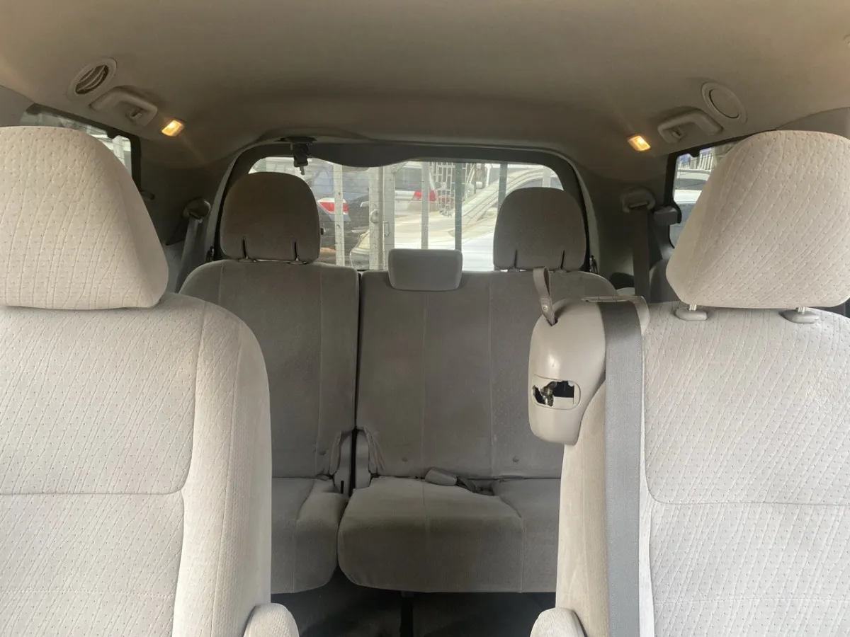 TOYOTA SIENNA 2015 - Image 4