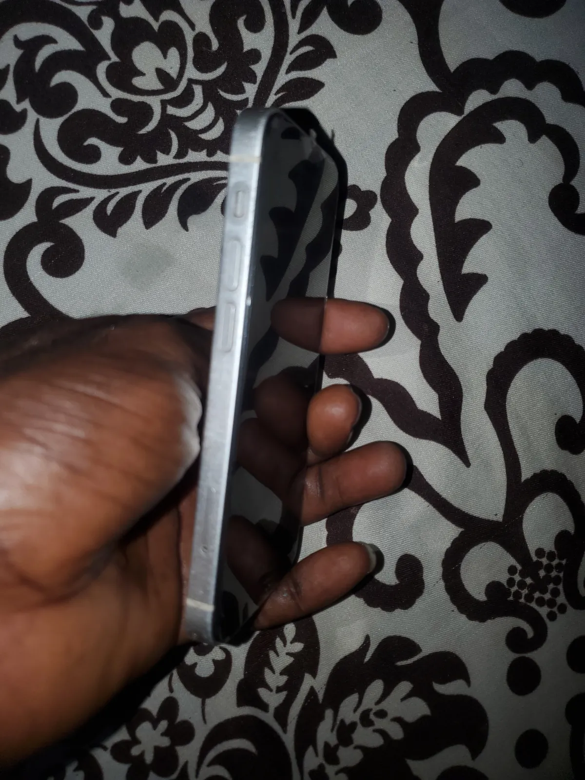 iPhone 12 mini - Image 3