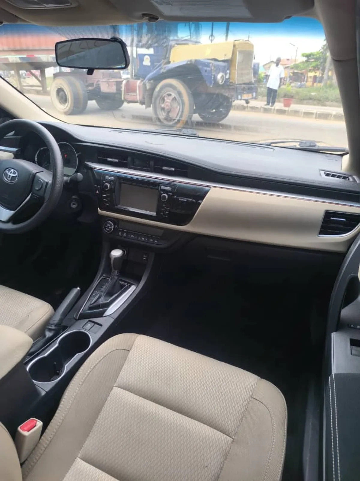 TOKUNBO TOYOTA COROLLA LE 2015 MODEL - Image 4