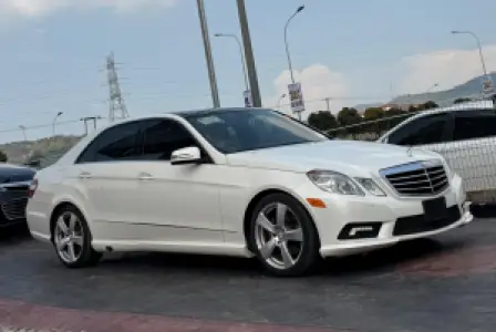 *2012 fullest option E350 MBENZ with 2025 duty. Panoramic roof…keyless