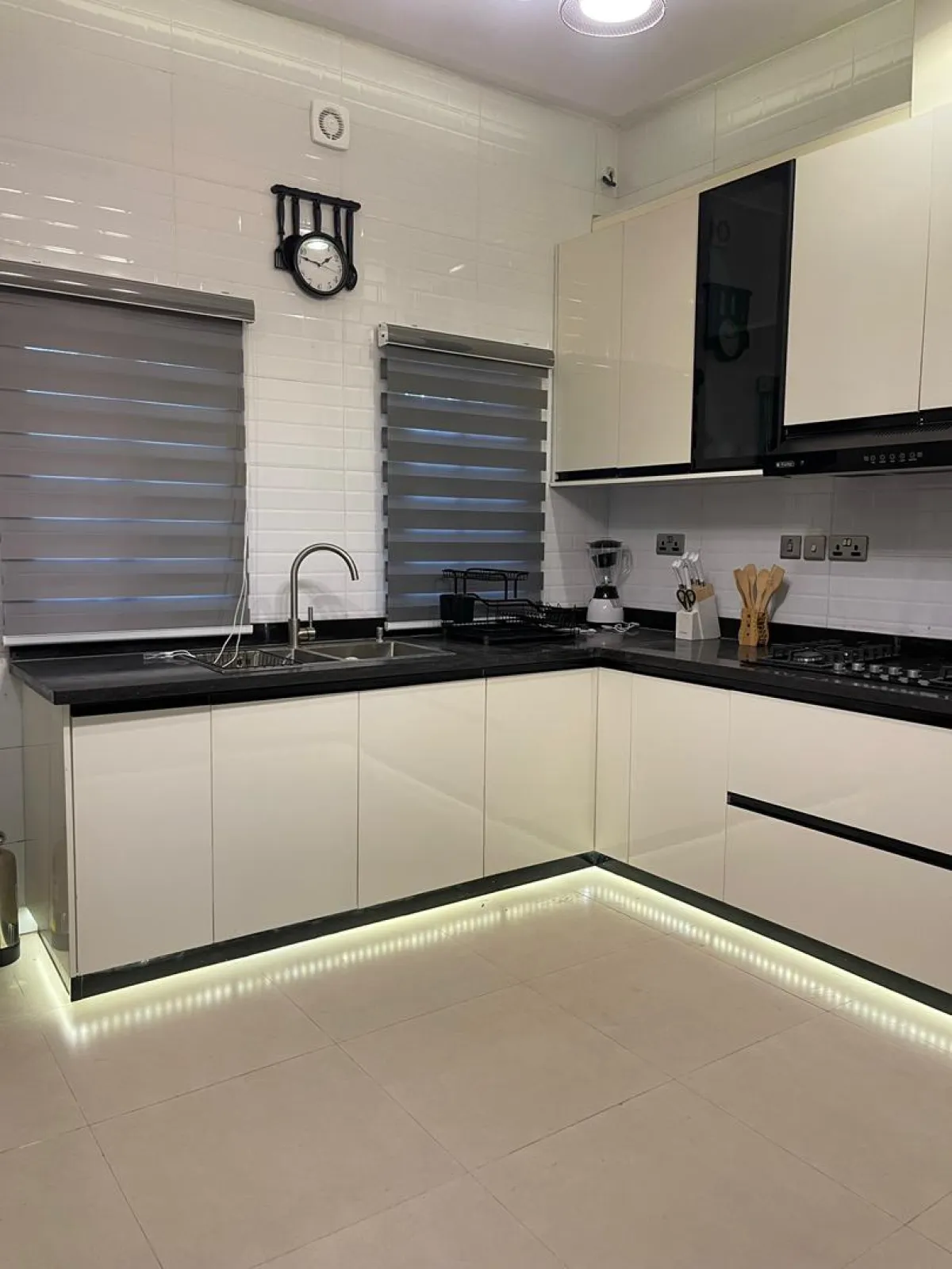 Premium 4 Bedroom Duplexes Available for Short Let in Lugbe, Abuja - Image 8