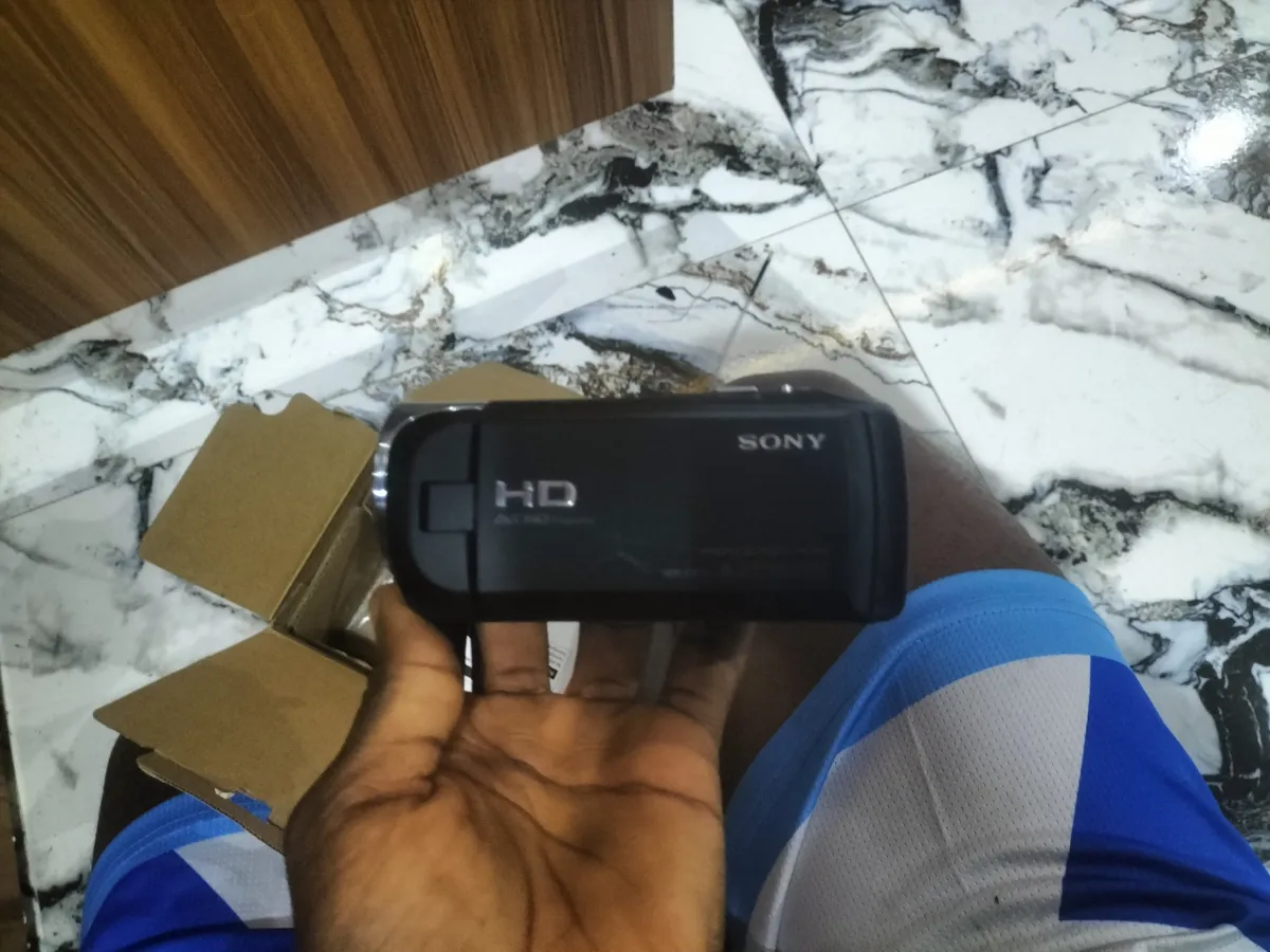 Sony camera - Image 2