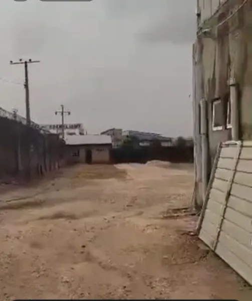 FOR LEASE502 Sqm warehouse Location. Slightly off Lagos Ibadan Exp way