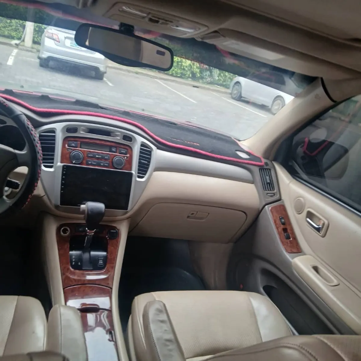 Clean Registered 2005 Toyota Highlander Limited Full Option - Image 2