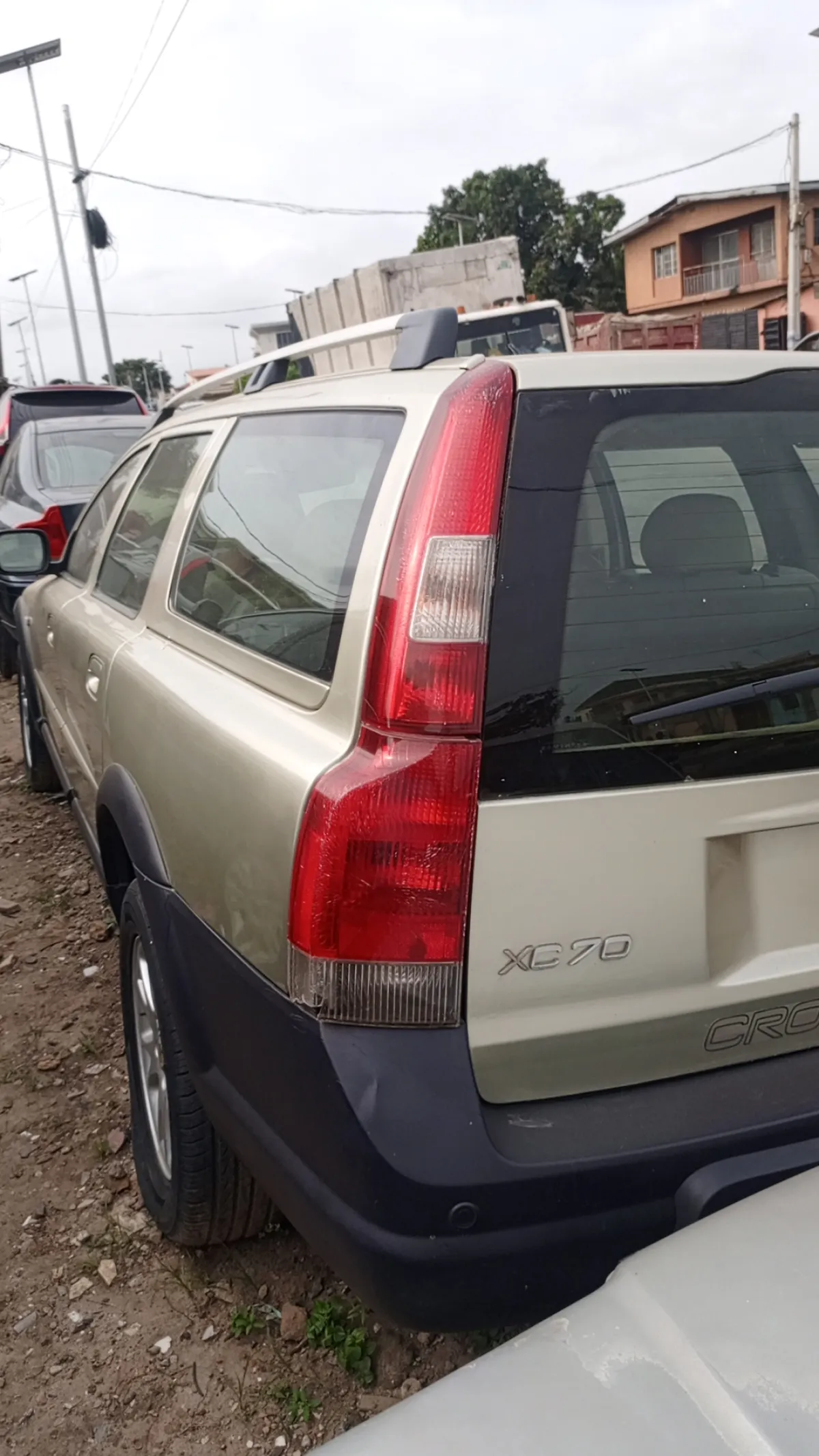 Volvo V70 Wagon car 2006 Model - Image 3