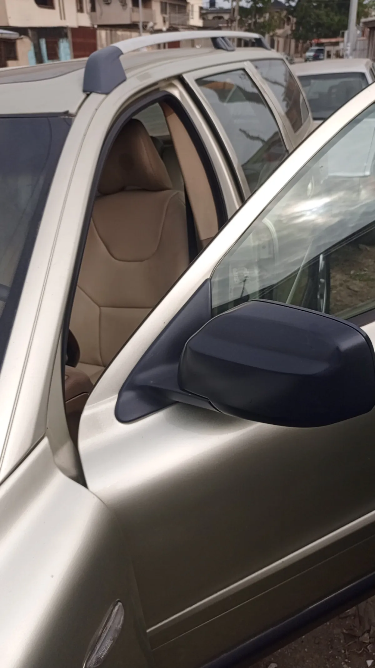 Volvo V70 Wagon car 2006 Model - Image 6