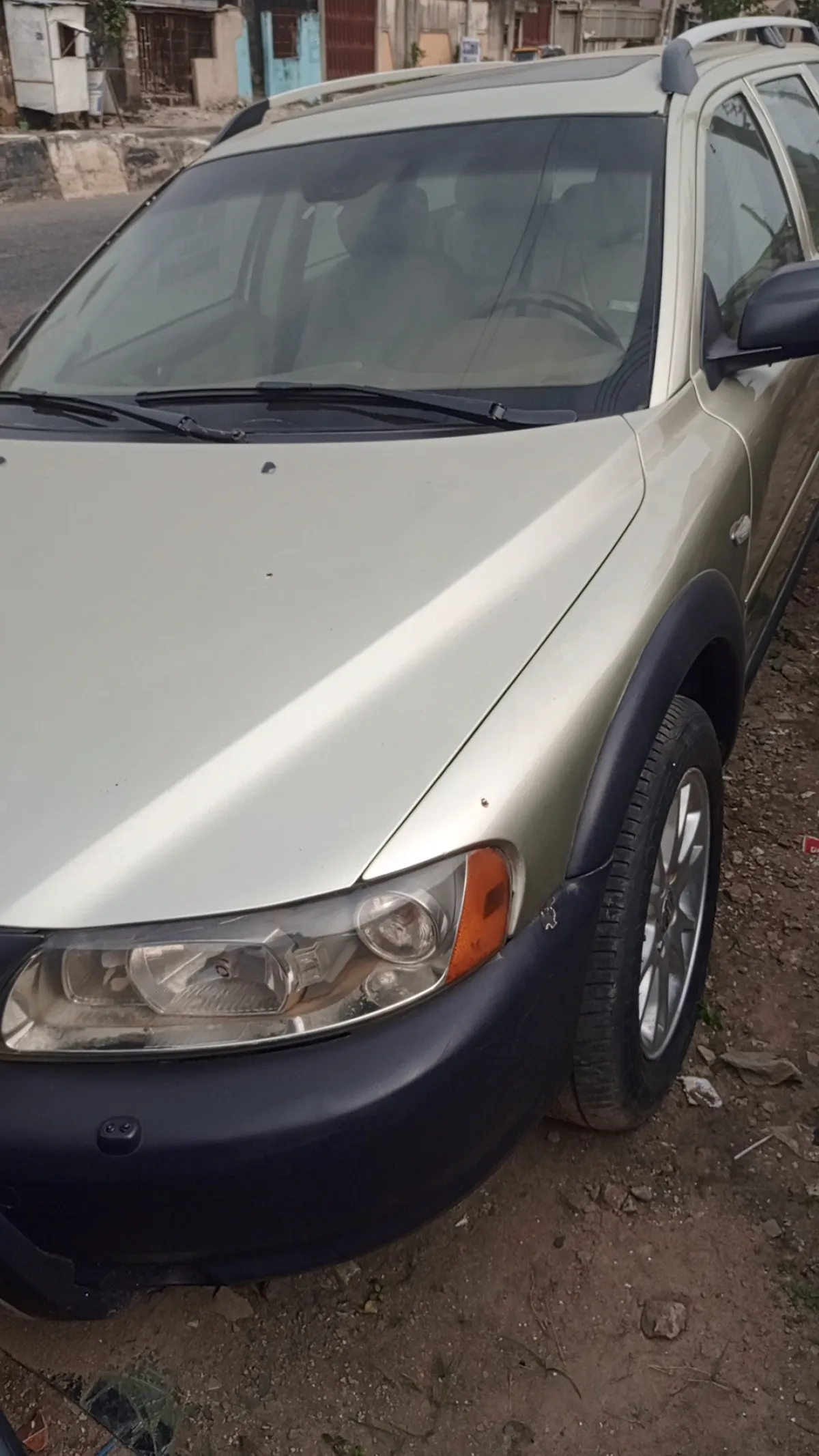 Volvo V70 Wagon car 2006 Model - Image 8