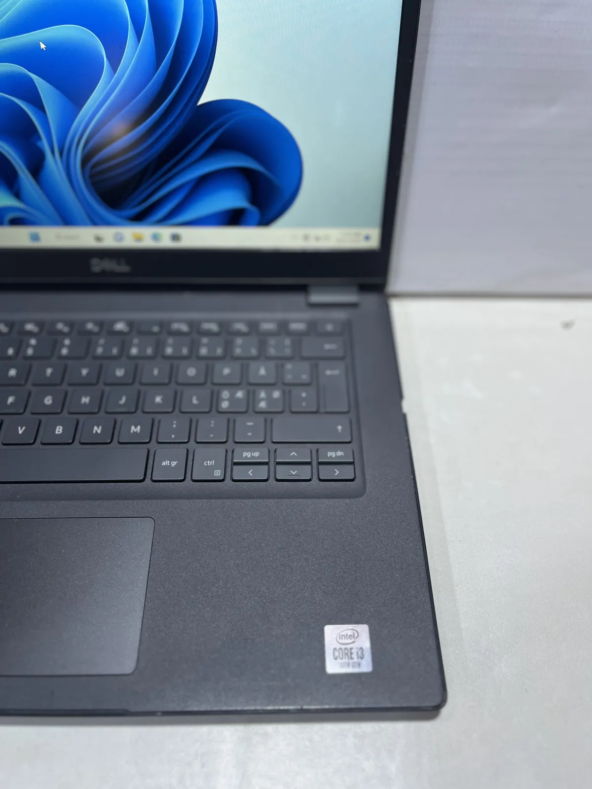 Dell Latitude 3410 - Image 4