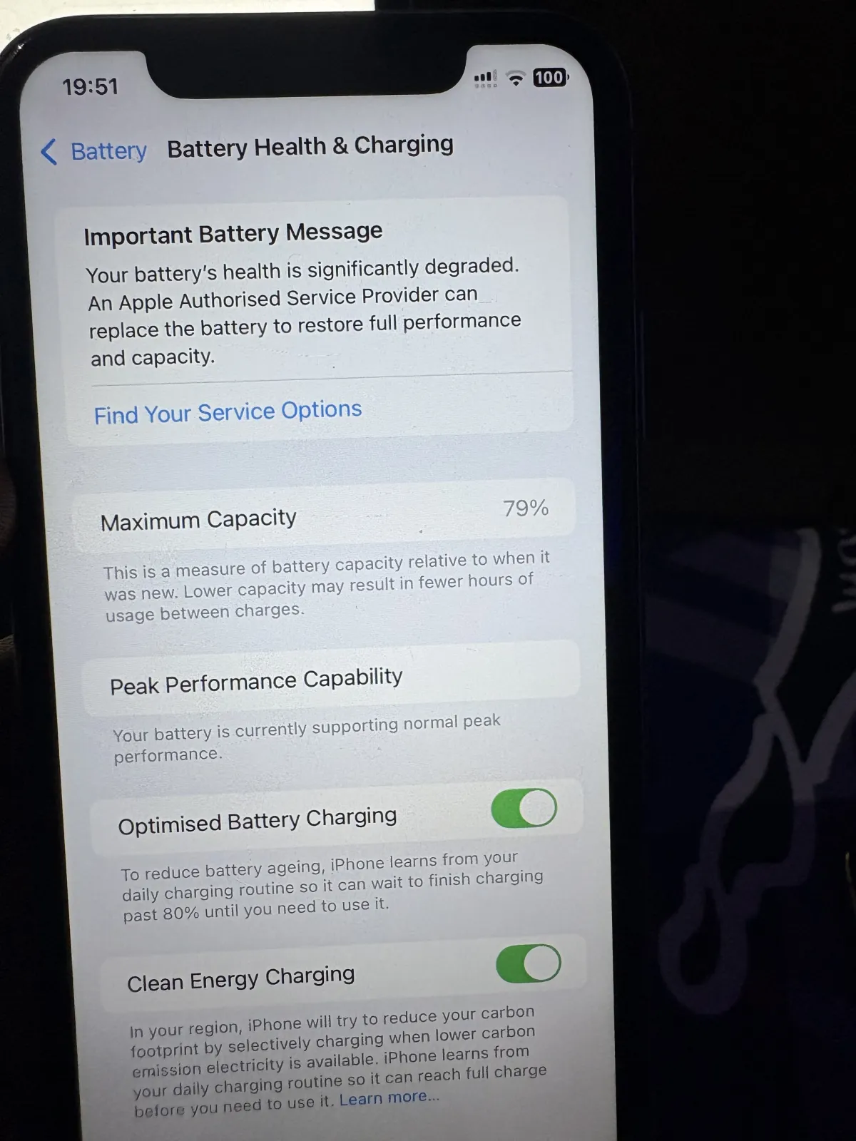 iPhone XR - Image 2