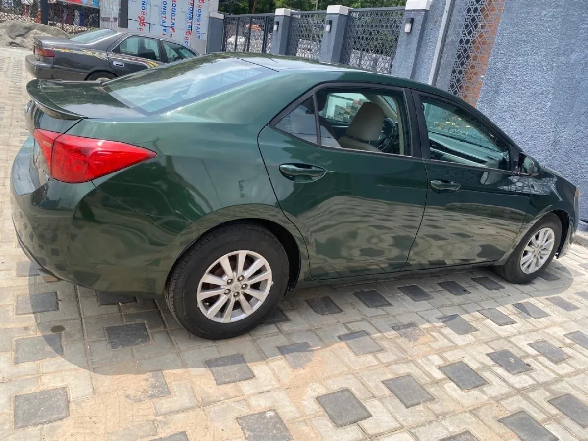 Toyota Corolla - Image 9