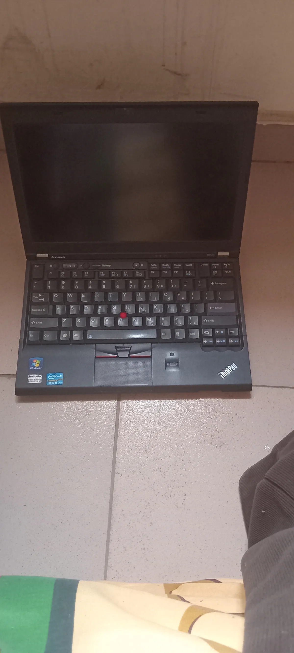 Laptop - Image 4