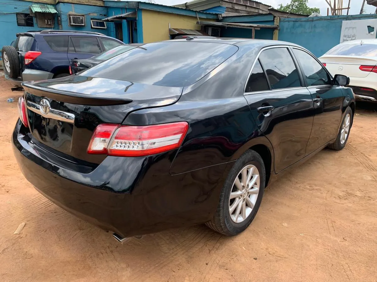 Clean Toyota Camry Xle Full OPtion - Image 5