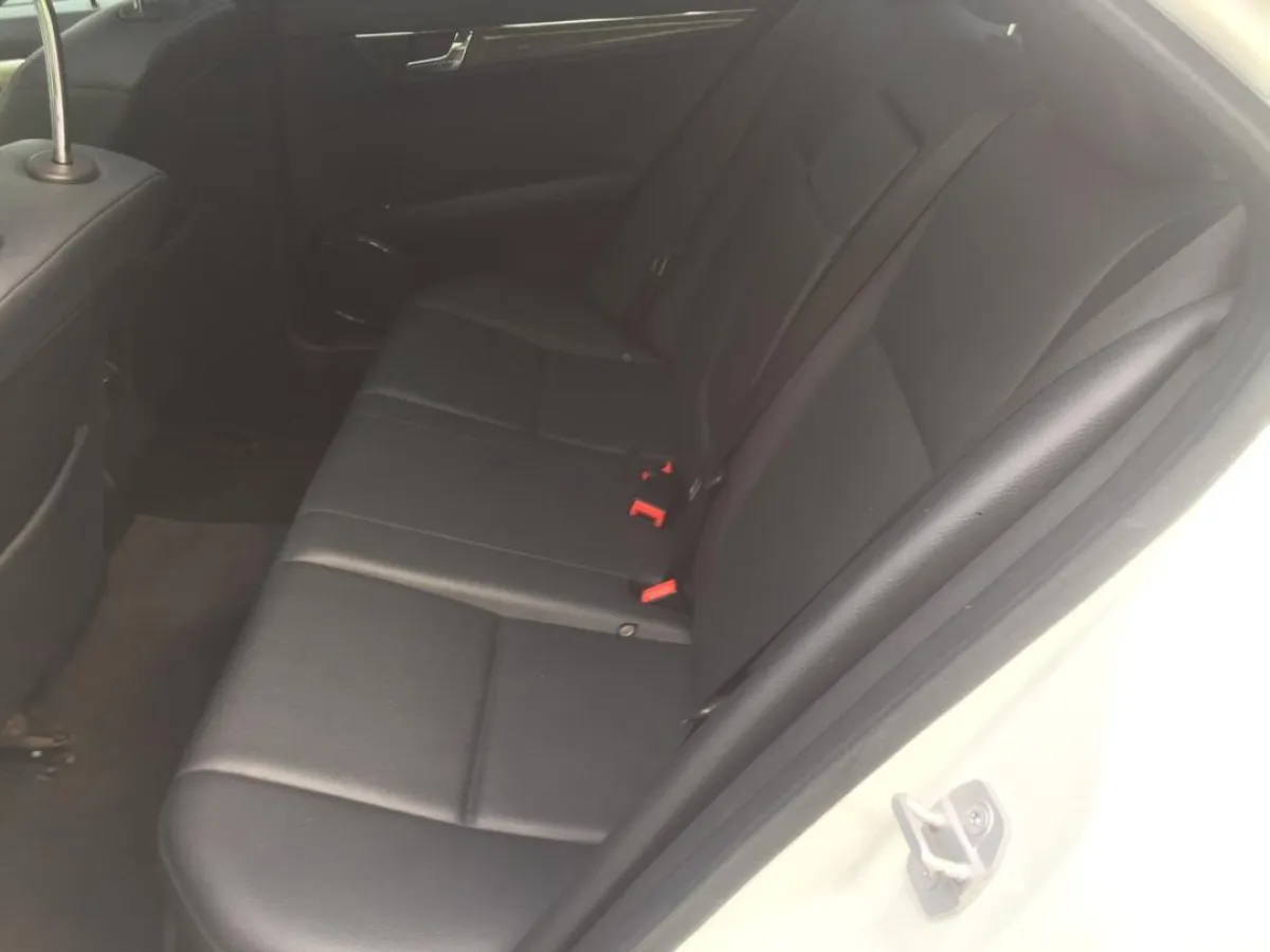 Mercedes Benz C350 4Matic 2009 - Image 3