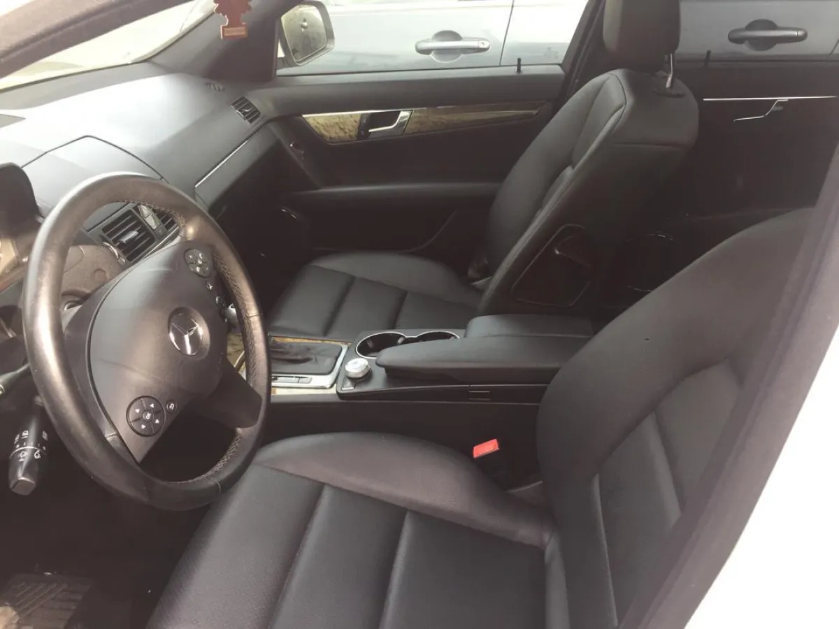 Mercedes Benz C350 4Matic 2009 - Image 4