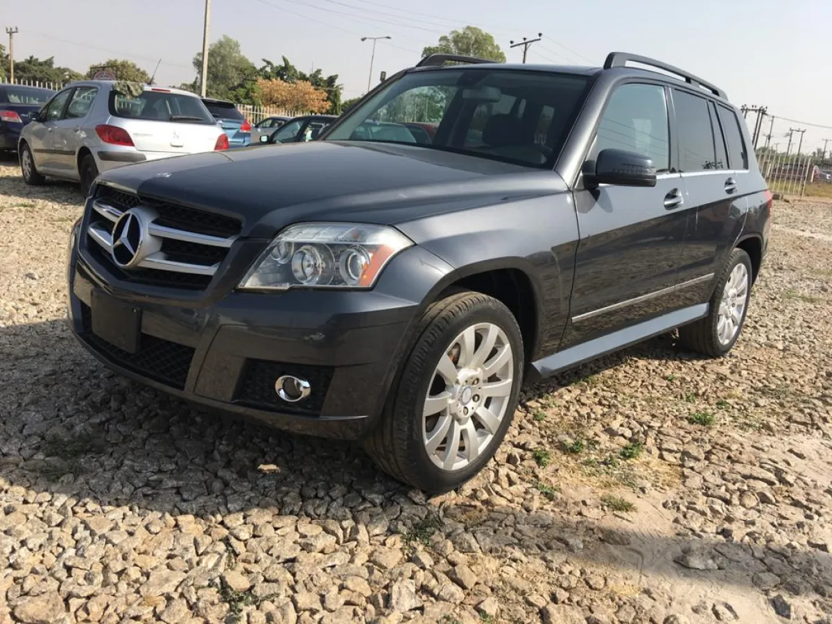 2010 Mercedes Benz GlK Class Original - Image 4