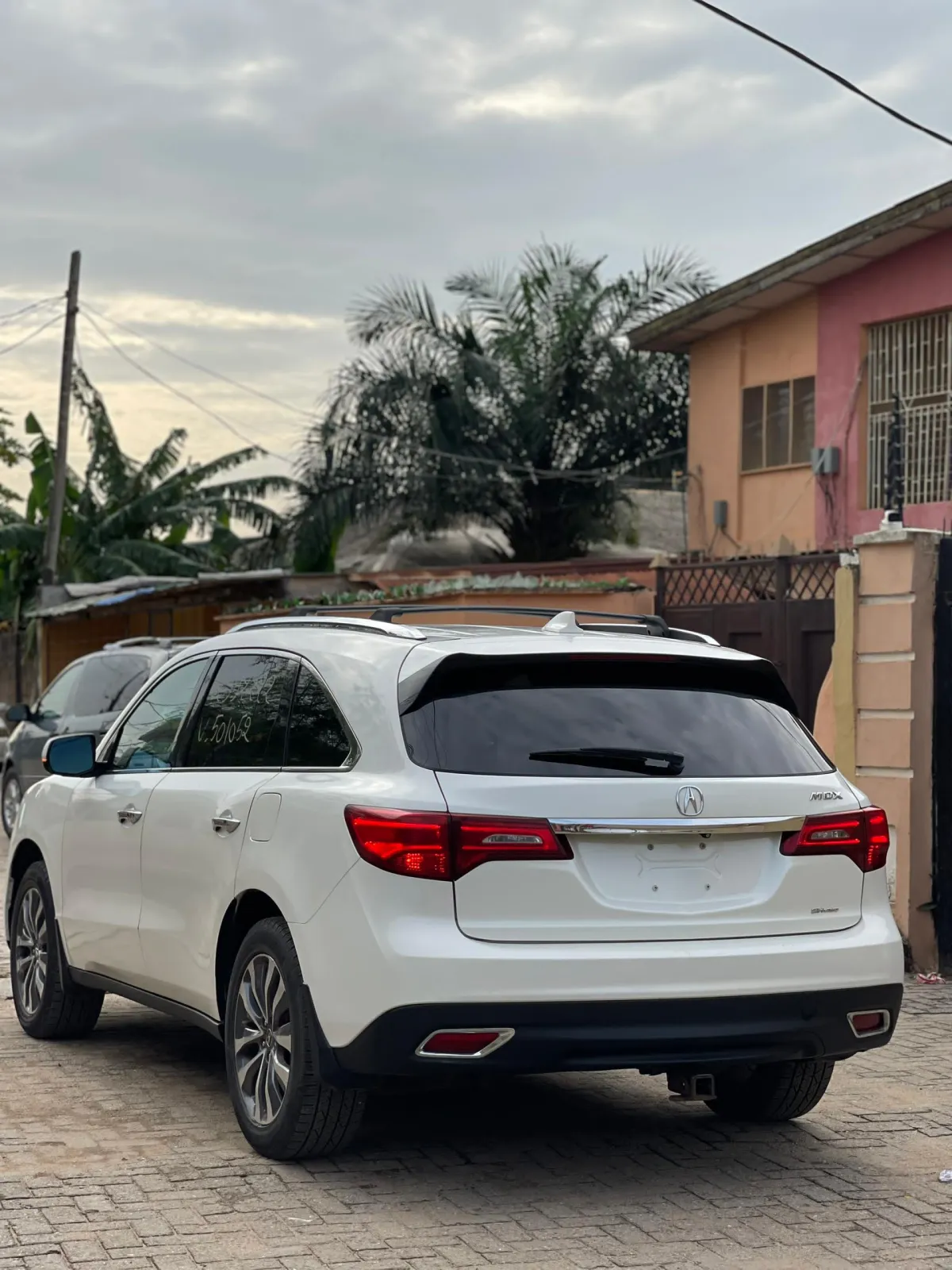 Tokunbo 2016 full options Acura MDX - Image 4