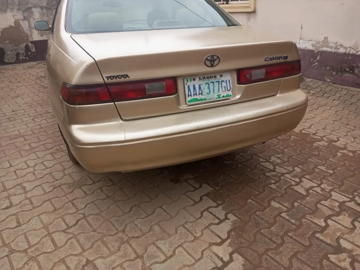 Clean Registered 2002 Toyota Camry LE Tiny Light - Image 7
