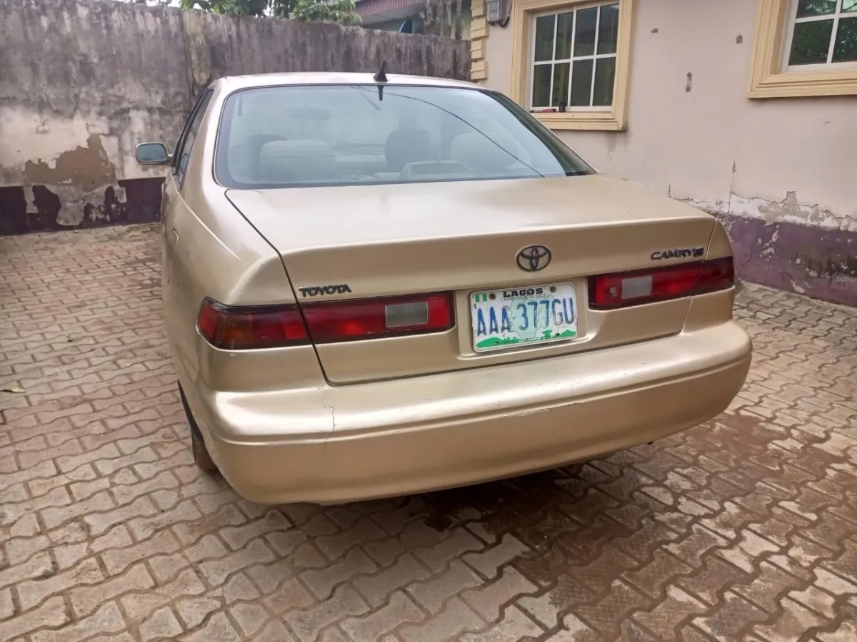 Clean Registered 2002 Toyota Camry LE Tiny Light - Image 9