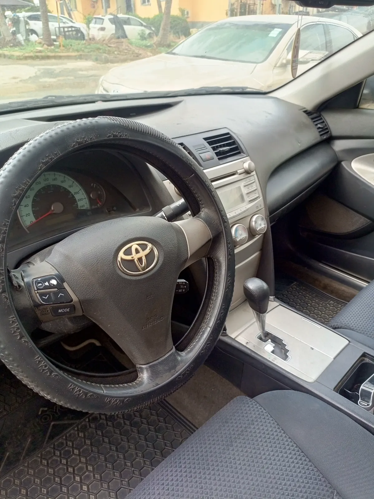 Nigeria UsedToyota Camry SE - Image 4