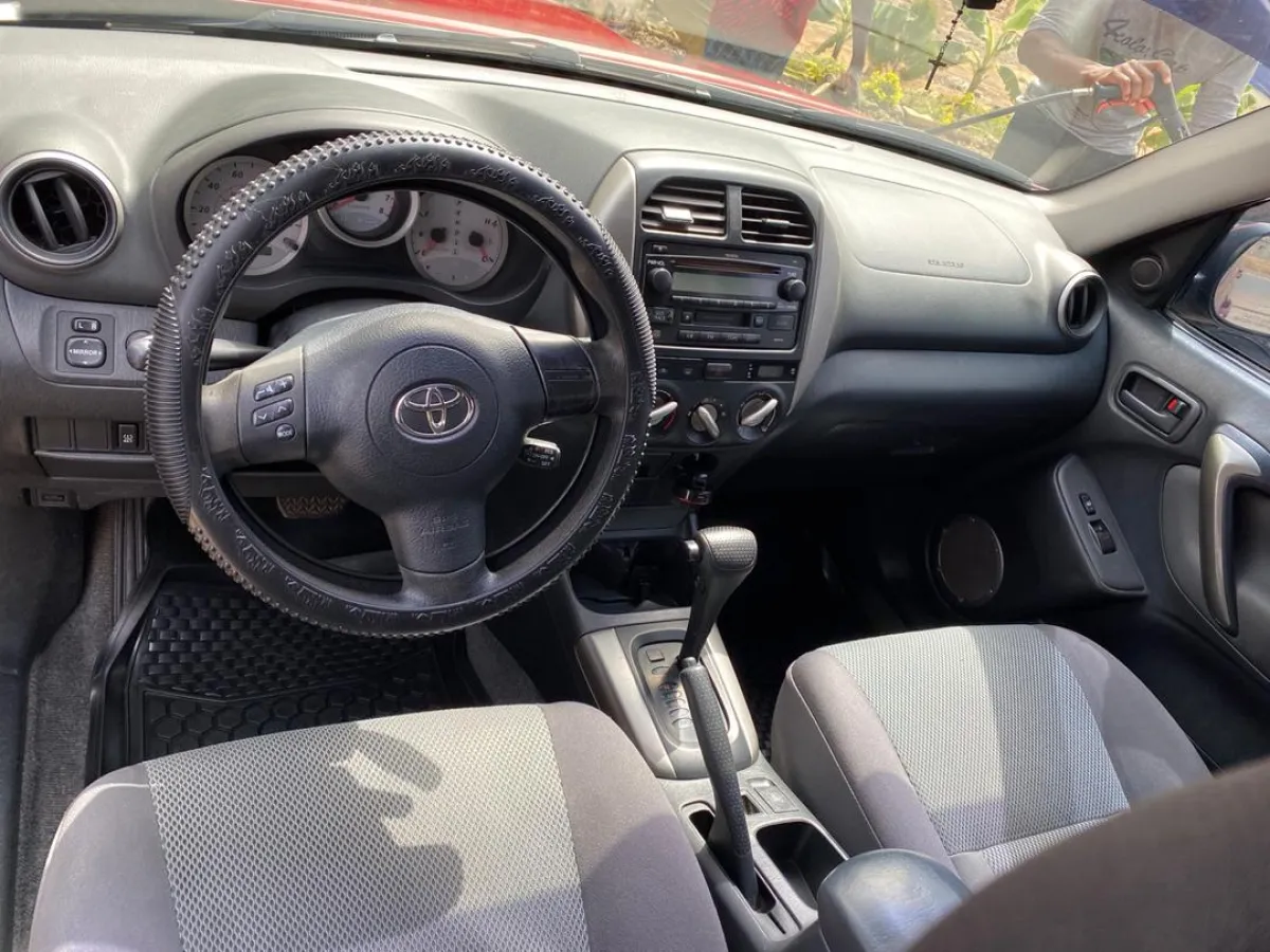 Super 2005 Toyota Rav4 Original - Image 2