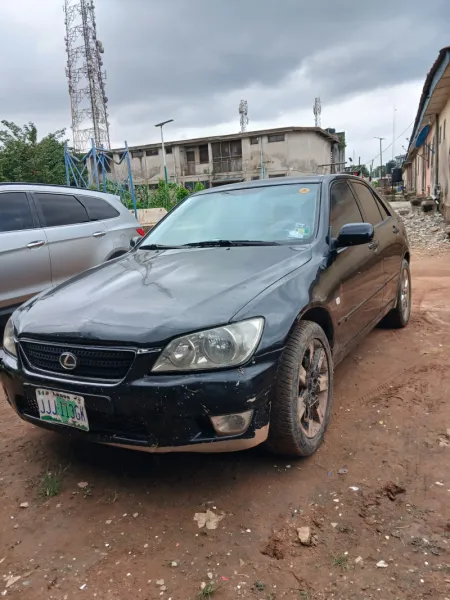 Lexus IS300