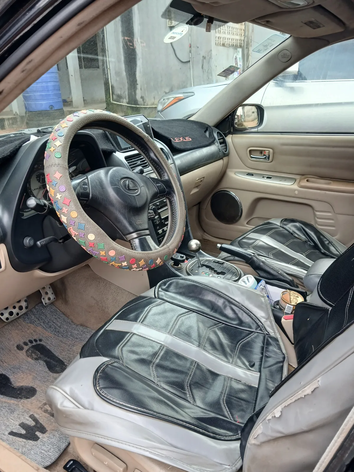 Lexus IS300 - Image 2