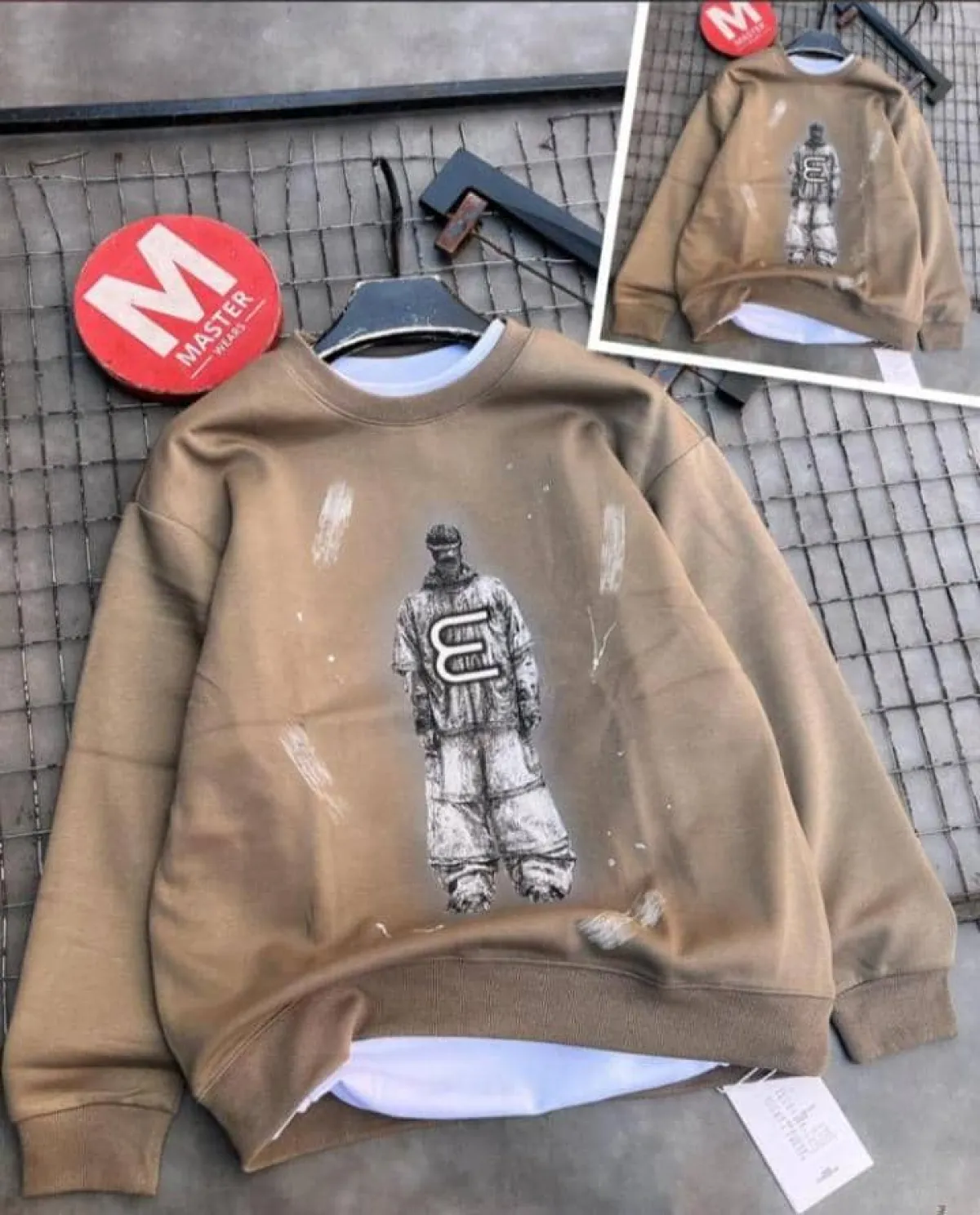 Lyonrich premium graphic sweatshirt - Image 4