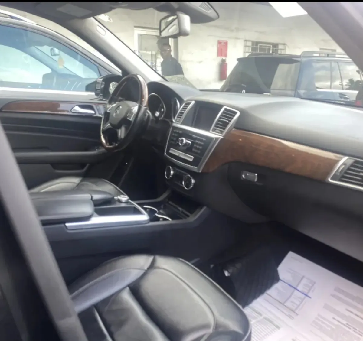 2010 model Mercedes Benz ML350 - Image 3