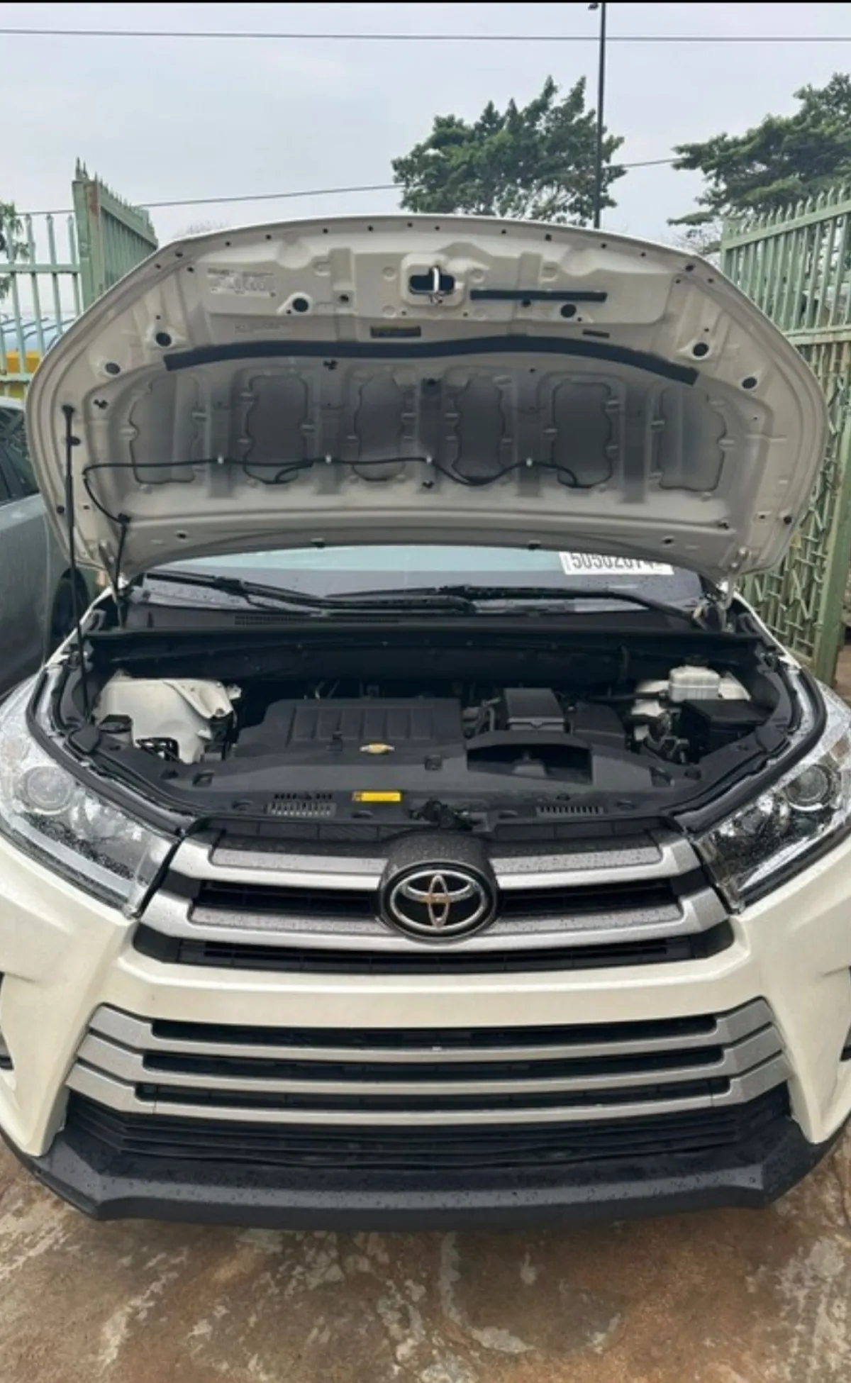 2016 model toyota highlander - Image 6