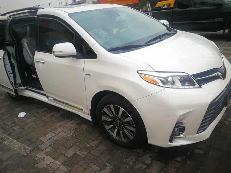 Toyota Sienna Limited AWD