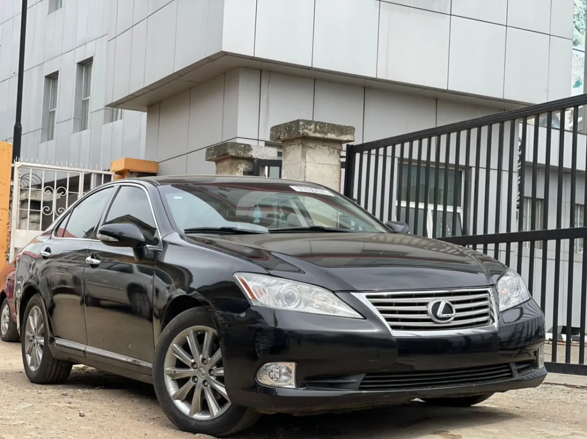 Lexus ES 350 2012 Model - Image 2