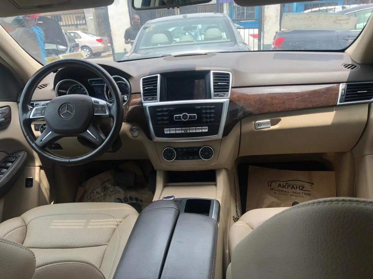 Mercedes Benz ML350 Full Options 2015 - Image 4