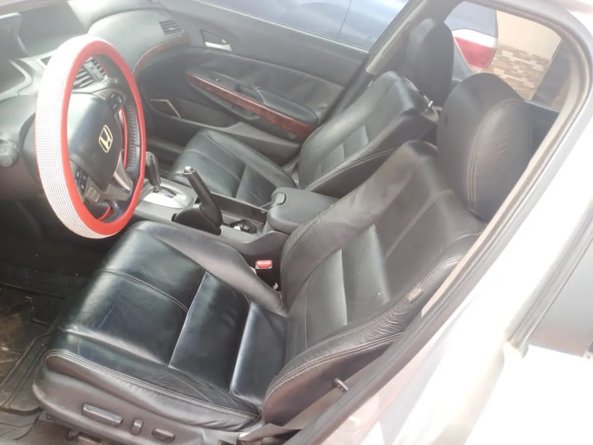 Super Clean 2011 Honda Crosstour EXL - Image 2