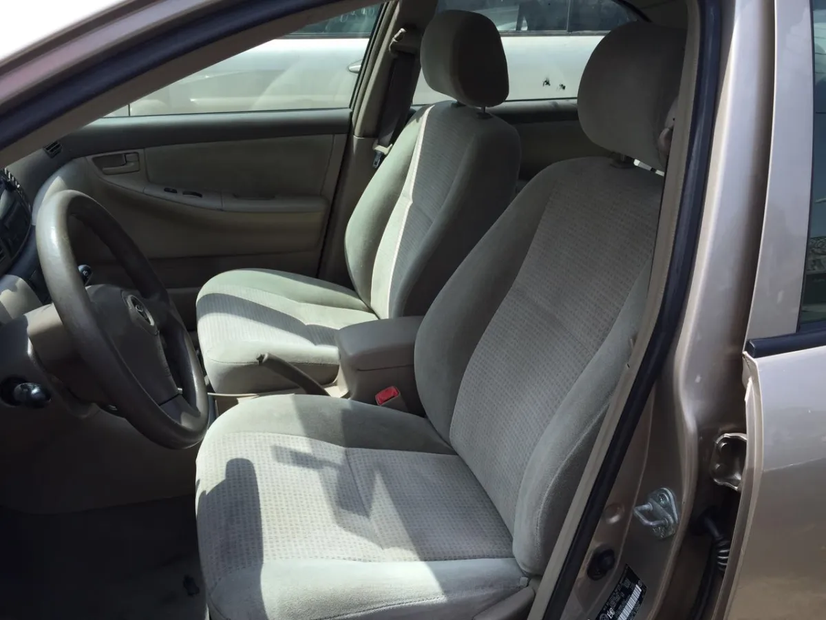 Toyota Corolla Ce - Image 2
