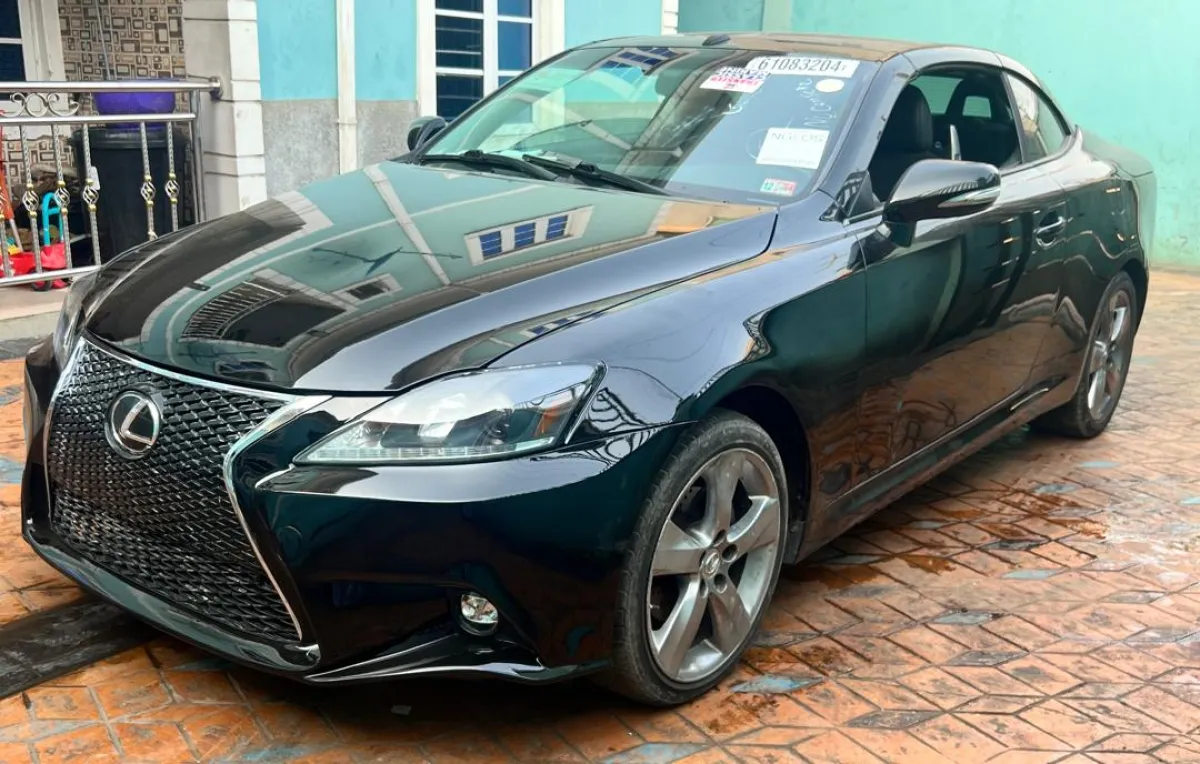 2010 LEXUS IS250 CONVERTIBLE DIRECT BELGIUM 10 - Image 2
