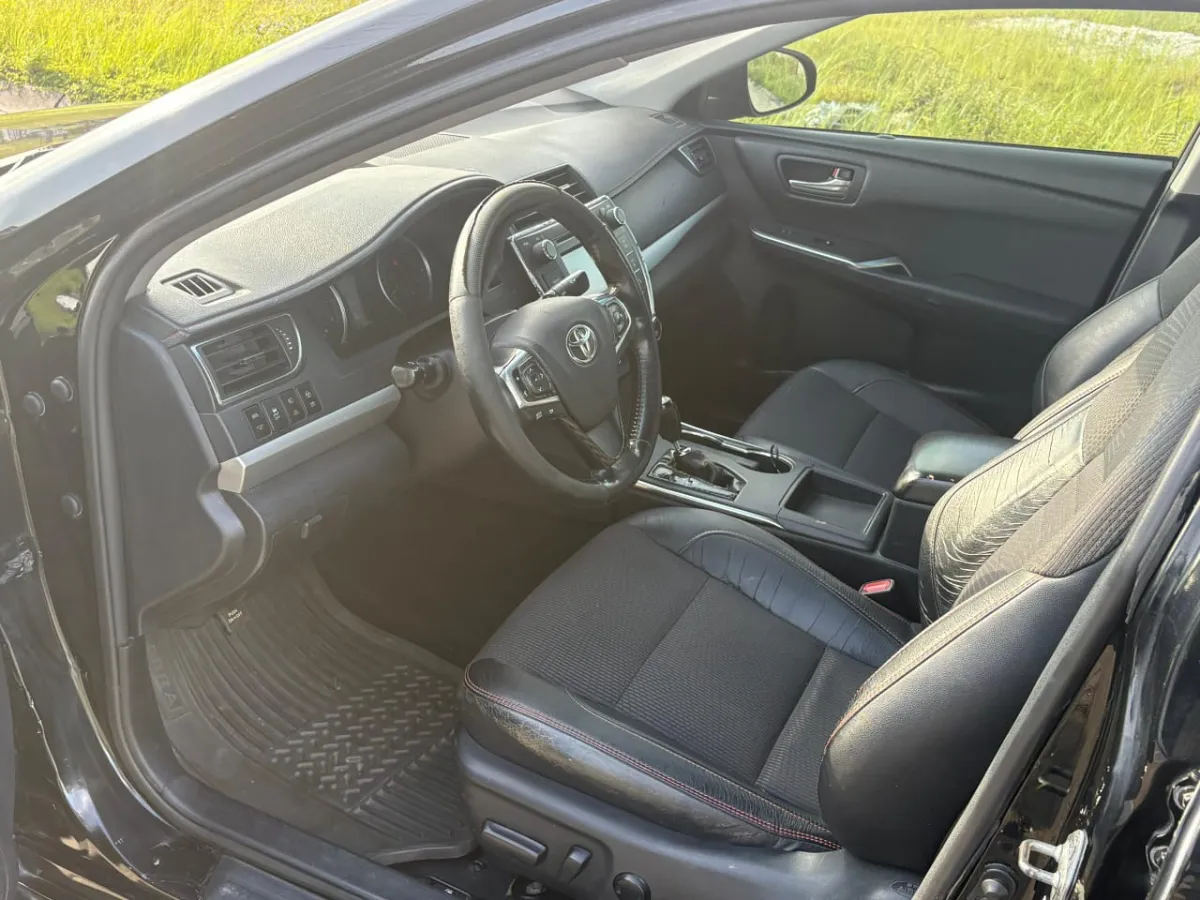 2017 Toyota Camry Sport Edit - Image 4