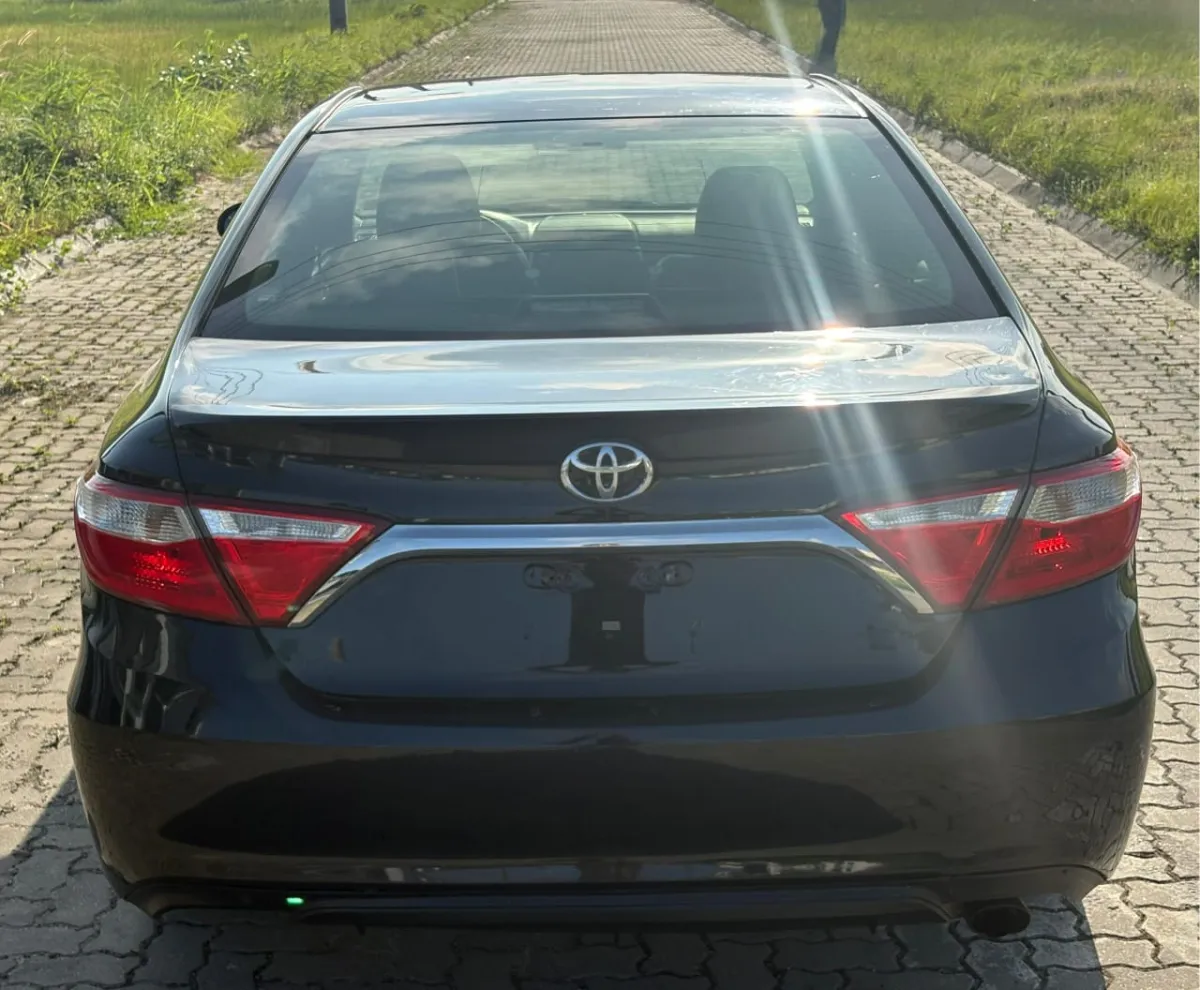 2017 Toyota Camry Sport Edit - Image 5