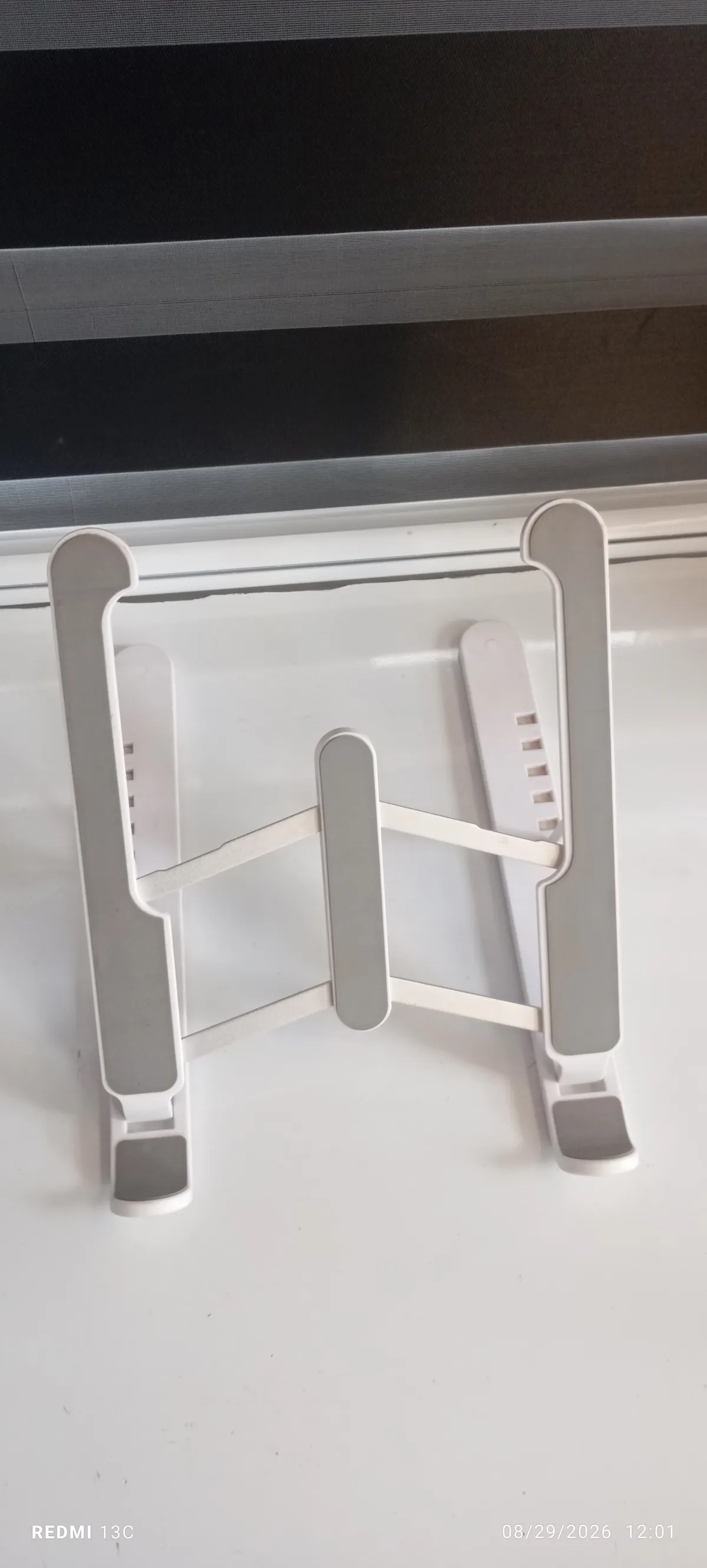 Foldable white plastic laptop stand - Image 2