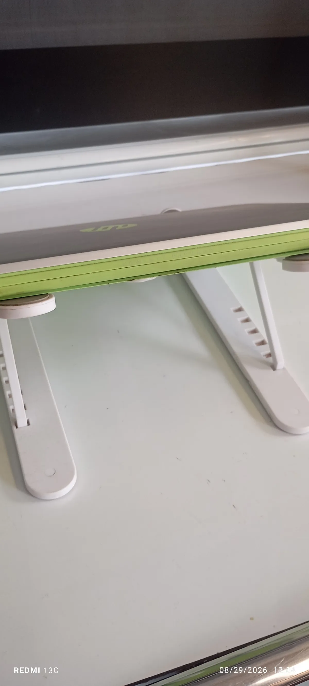 Foldable white plastic laptop stand - Image 4