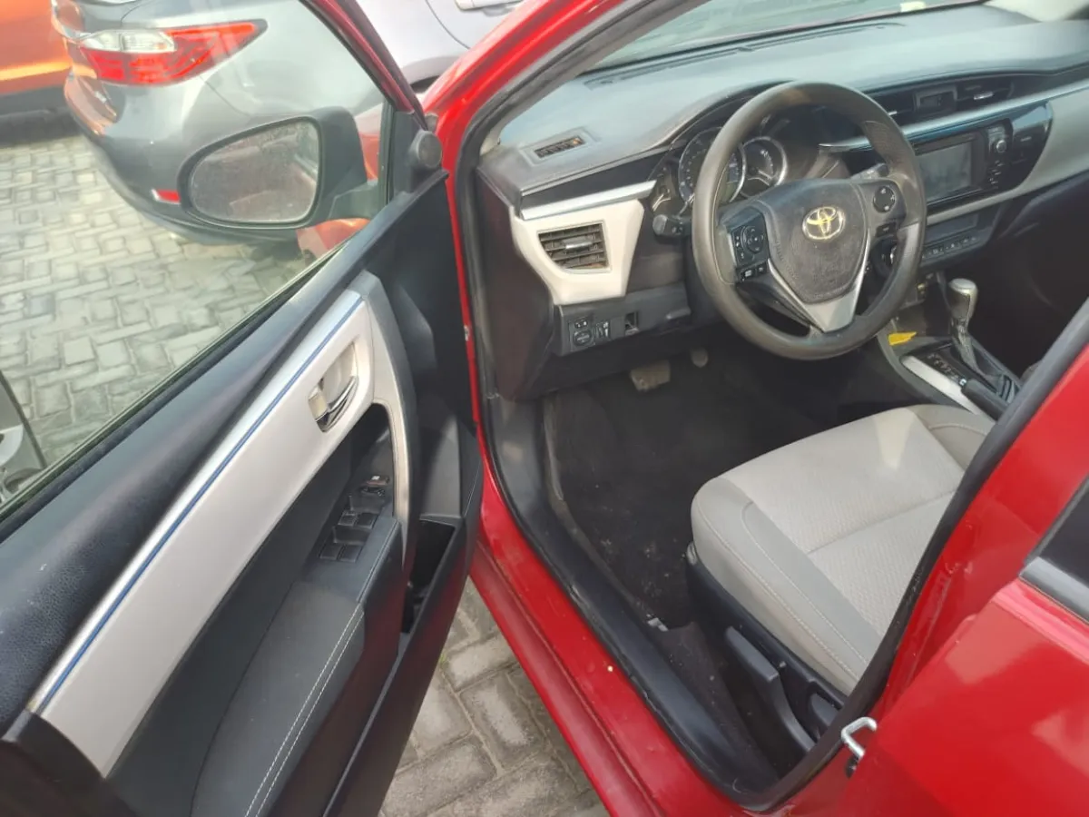 2015 Toyota Corolla LE - Image 4