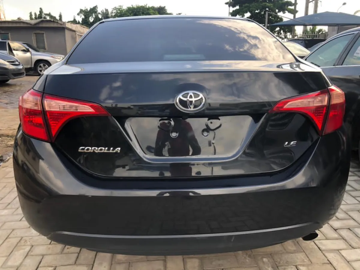 Toyota Corolla Le 2018 - Image 3