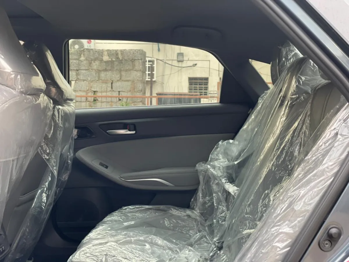 2018 Toyota Avalon XLE - Image 4